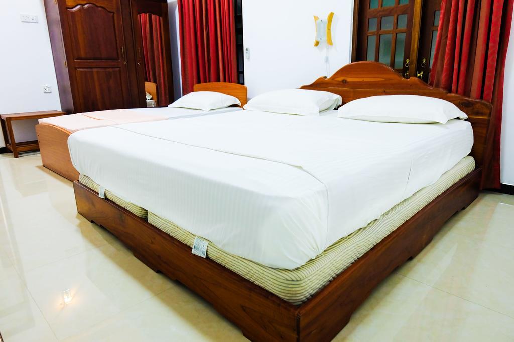 Green View Holiday Resort Канди Экстерьер фото